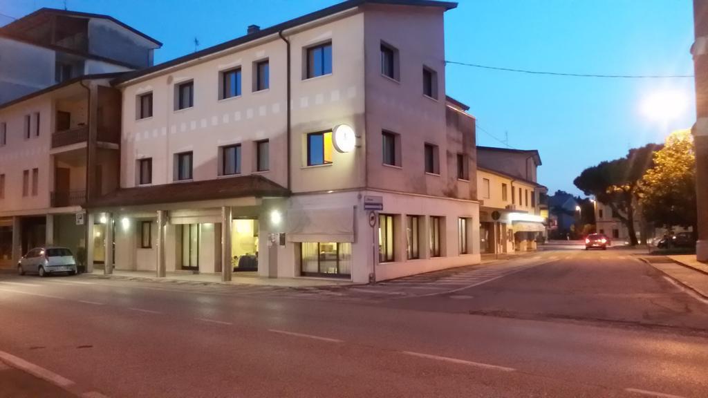 Albergo Centrale Trebaseleghe Exterior photo