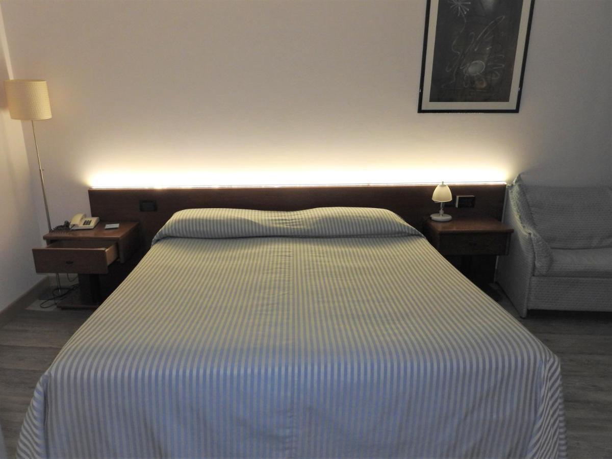 Albergo Centrale Trebaseleghe Exterior photo